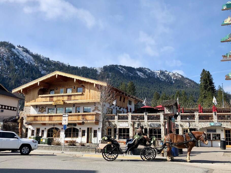 Walk To Downtown Leavenworth * Sleeps 6 + Pets * Ground Level Gem! Apartment Exterior photo